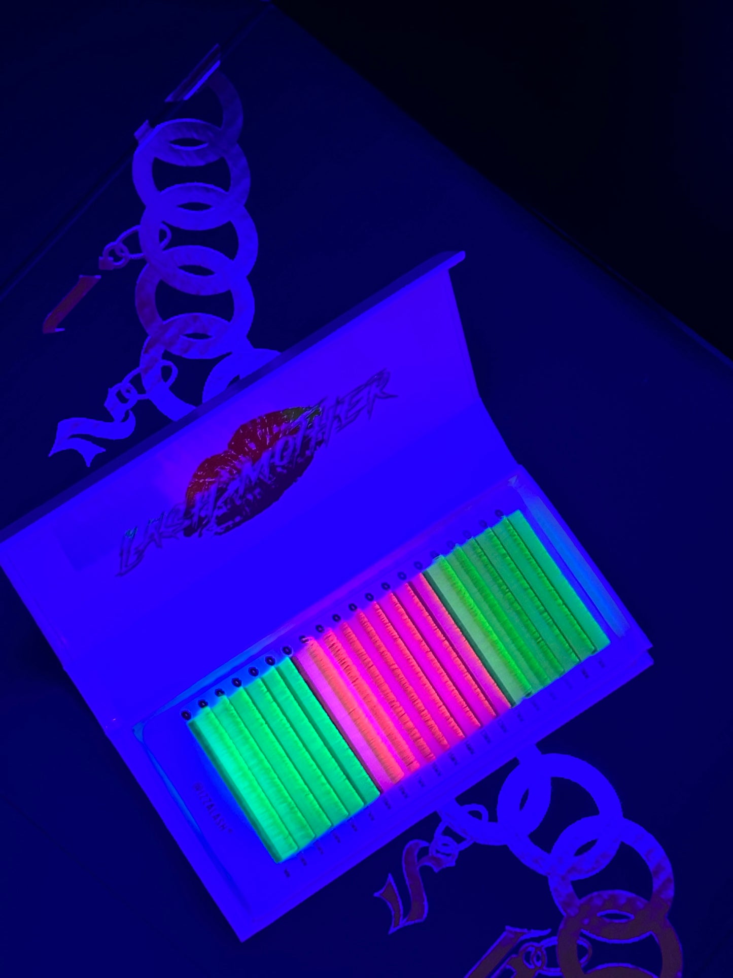 ꧁ LASH MOTHER ꧂ UV NEON