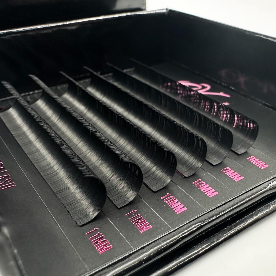 XCLUSIVE VELVET BLACK LASHES