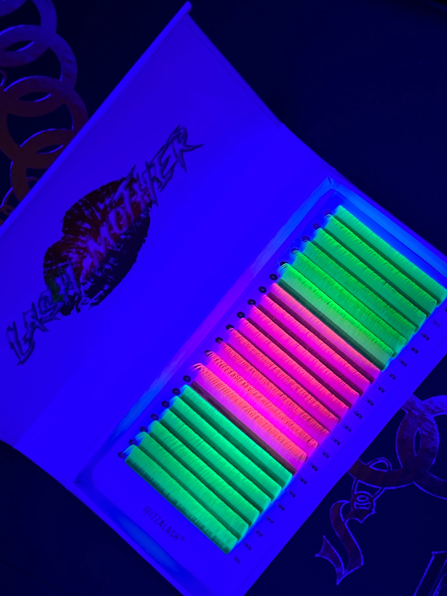 ꧁ LASH MOTHER ꧂ UV NEON