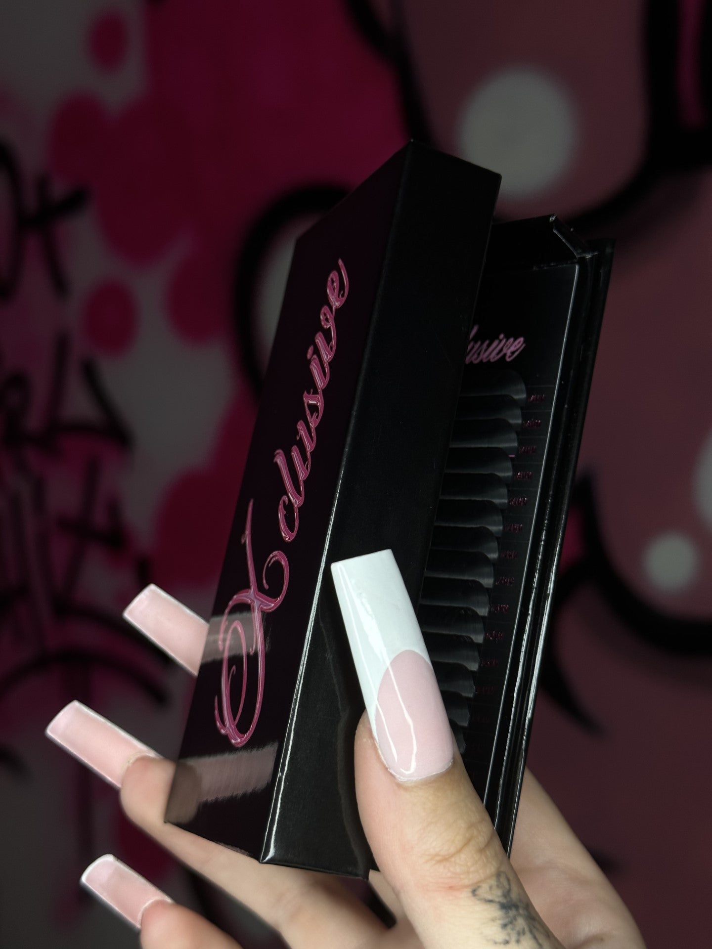 XCLUSIVE VELVET BLACK LASHES