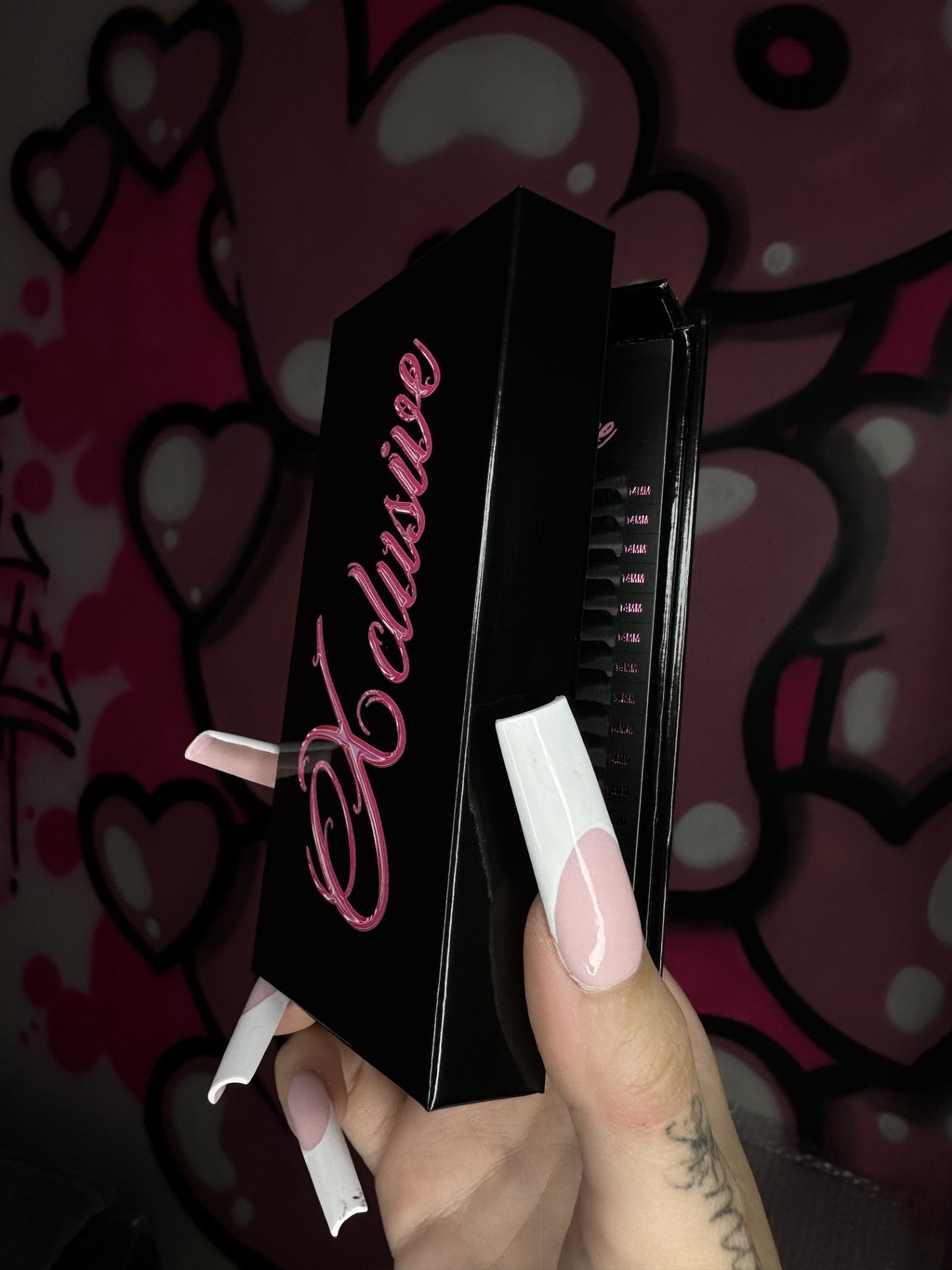 XCLUSIVE VELVET BLACK LASHES