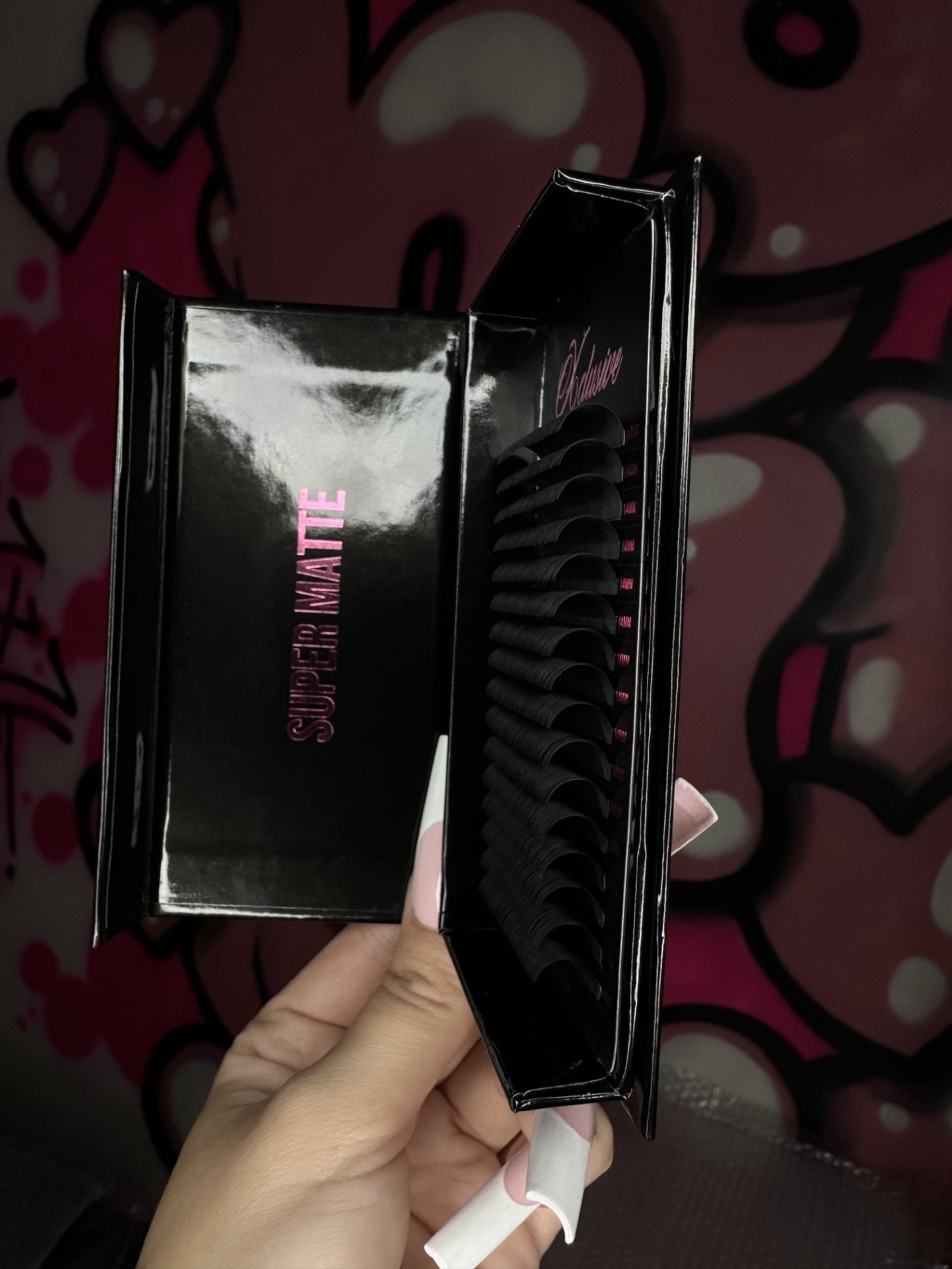 XCLUSIVE VELVET BLACK LASHES
